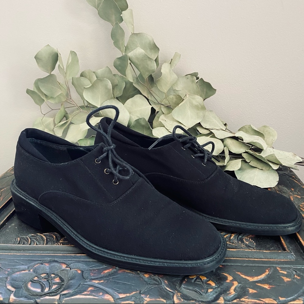 Stuart Weitzman • Block Heel Lace Up Kicks